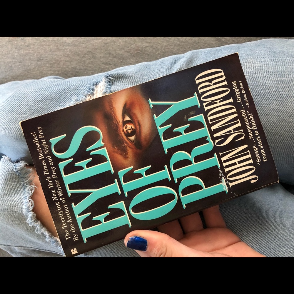 Books - Picture 3 of 7